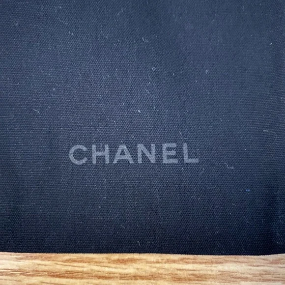 CHANEL Mini Skincare Set in White, Black & Gold NWOT - Picture 9 of 10